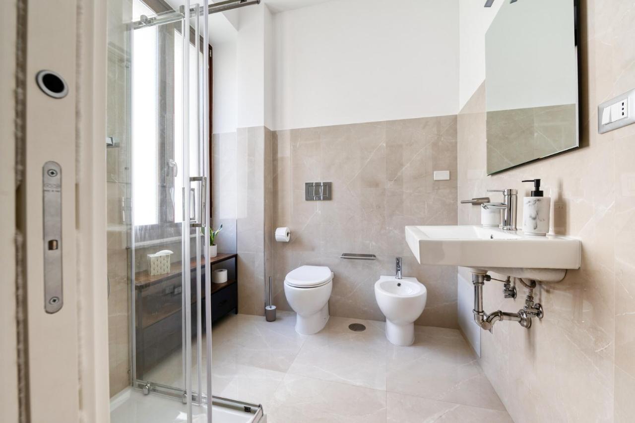 3 Rooms 3 Bathrooms - Lovely Apartment Close The Vatican Rome Bagian luar foto
