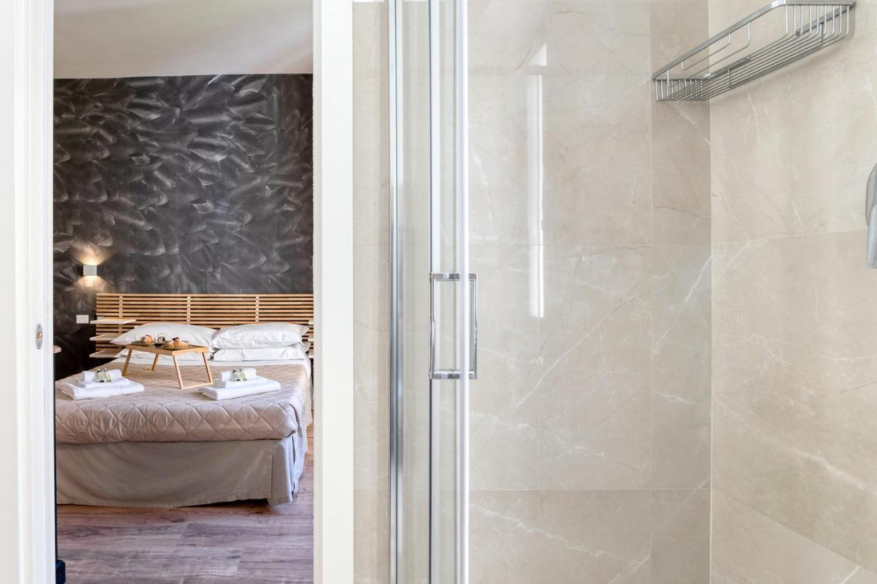 3 Rooms 3 Bathrooms - Lovely Apartment Close The Vatican Rome Bagian luar foto